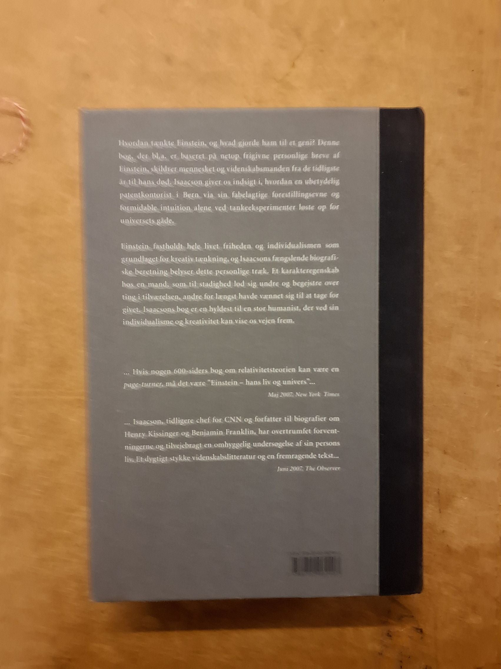 Einstein, hans liv og univers af walter Isaacson